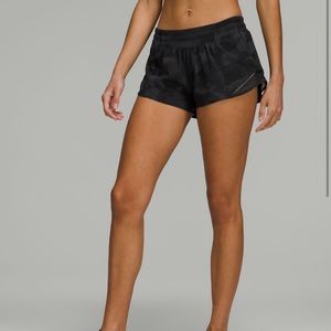 Hotty Hot Low-Rise Short 2.5” Size 6